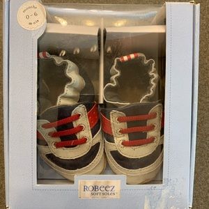 Leather baby shoes